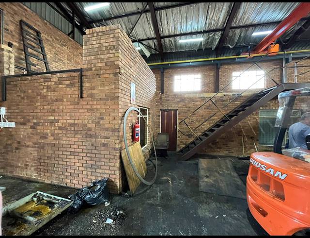 700M² WAREHOUSE TO LET IN BRAKPAN CENTRAL